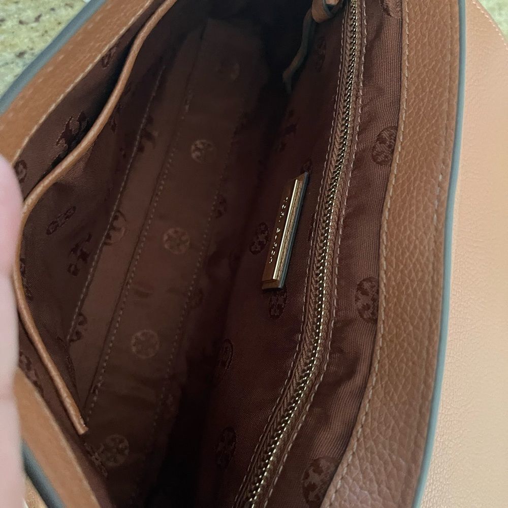 New ❤️ Thea Tory Burch crossbody - Picture 6 of 7